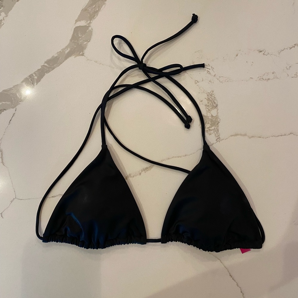Black triangle swim top